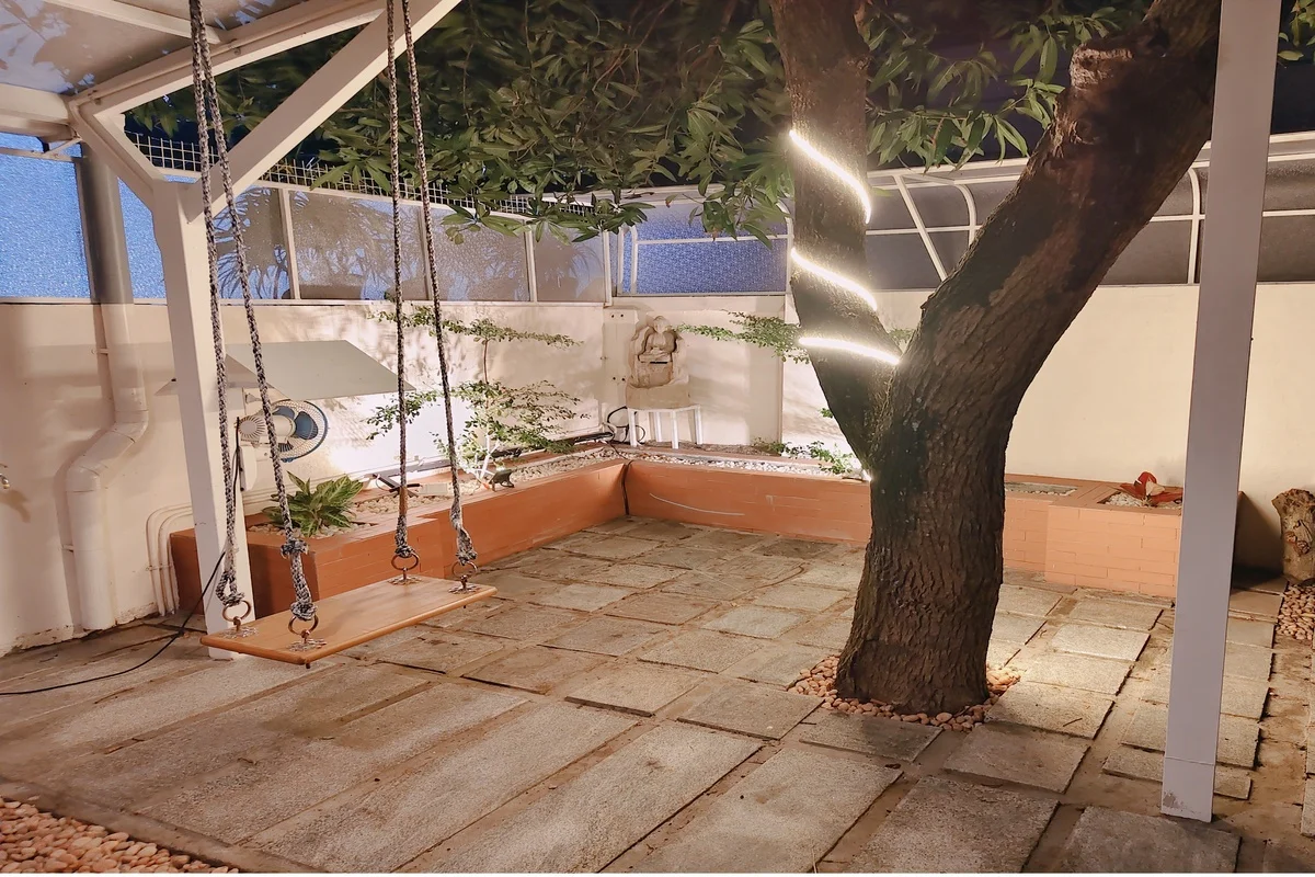 Courtyard Swing & Recreation Area
